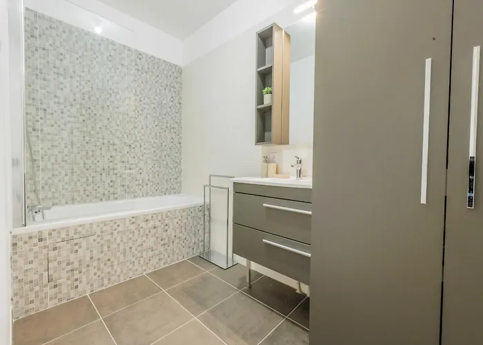 Modern - 4p 2bdr - Apartment